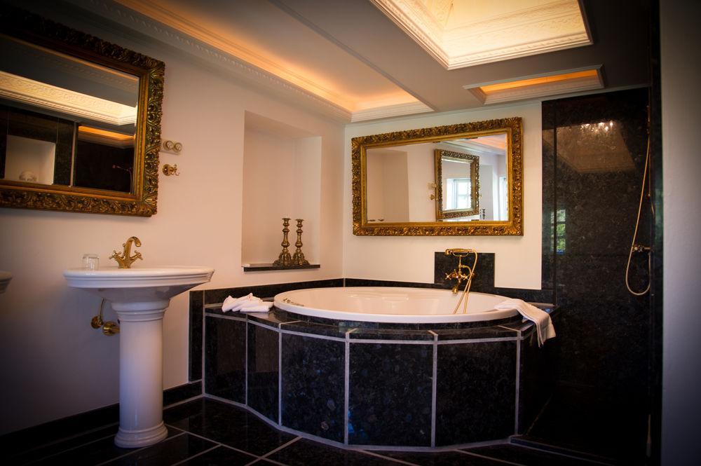 Skrobelev Gods Manor House Hotel 4*